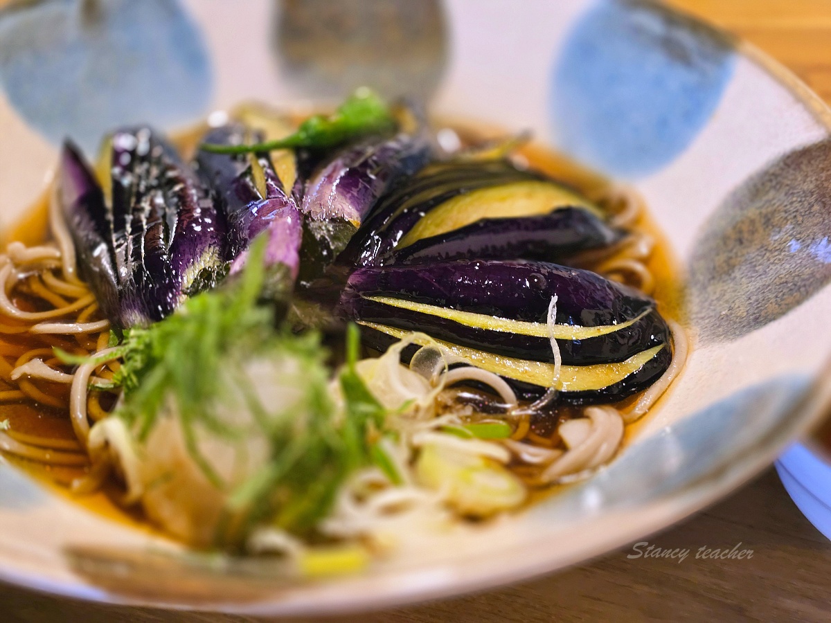 銀山溫泉必吃美食：伊豆之華的蕎麥冰淇淋與茄子蕎麥麵