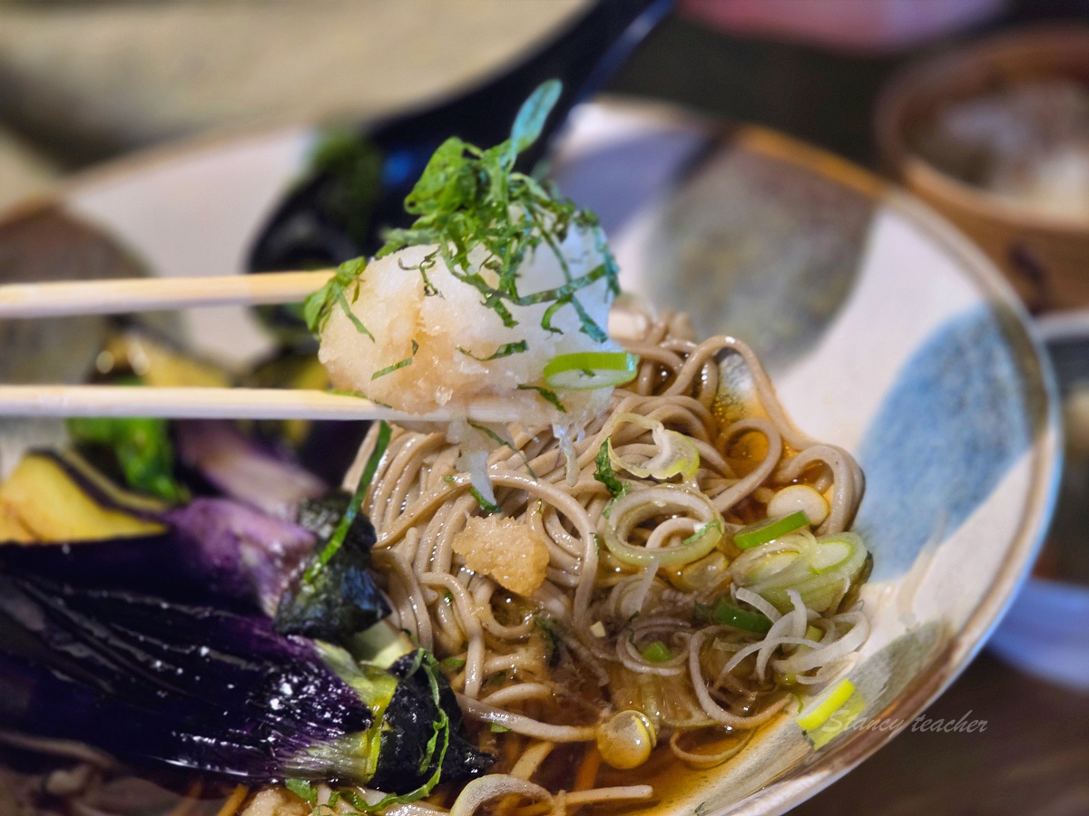 銀山溫泉必吃美食：伊豆之華的蕎麥冰淇淋與茄子蕎麥麵