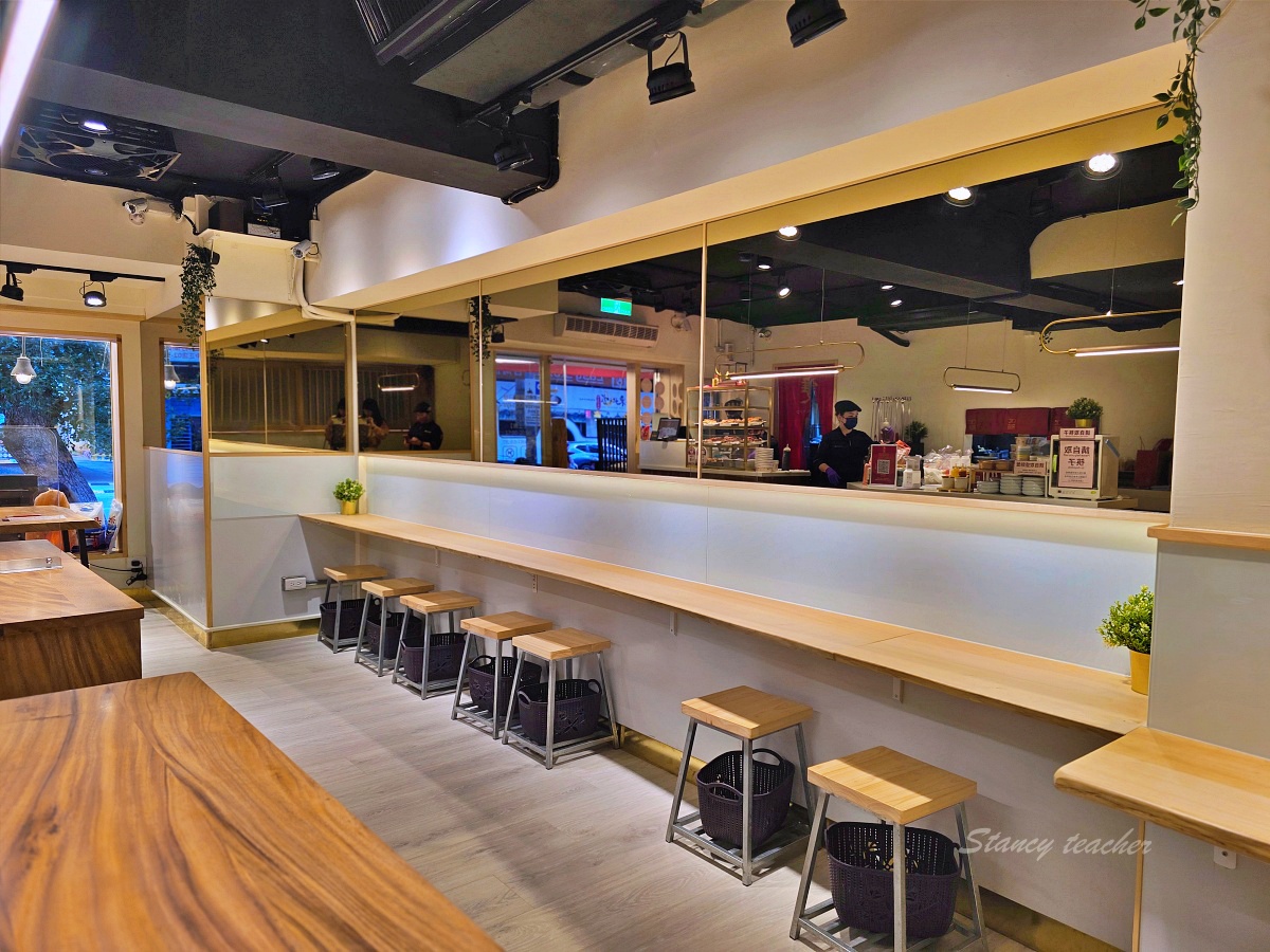 善導寺捷運美食「雙月青島店」全新開幕,米其林必雞湯必喝富士吻仔山拌飯滿滿DHA超讚 善導寺捷運美食「雙月青島店」全新開幕,米其林必雞湯必喝富士吻仔山拌飯滿滿DHA超讚