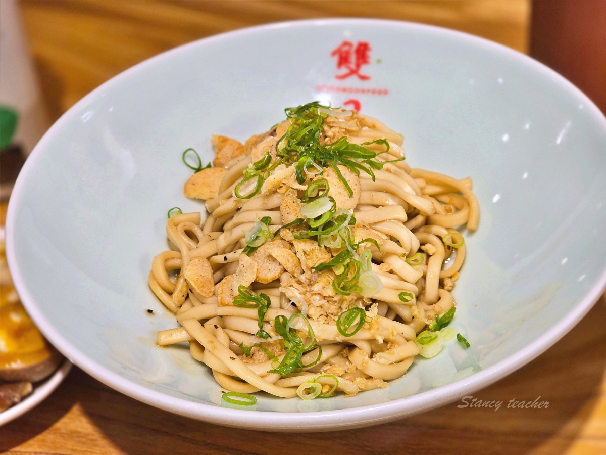 善導寺捷運美食「雙月青島店」全新開幕，米其林必雞湯必喝富士吻仔山拌飯滿滿DHA超讚