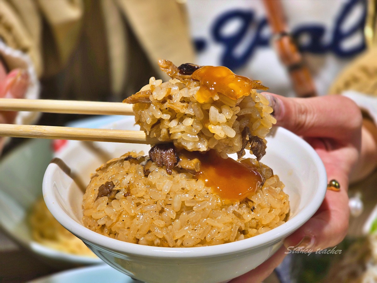 善導寺捷運美食「雙月青島店」全新開幕，米其林必雞湯必喝富士吻仔山拌飯滿滿DHA超讚