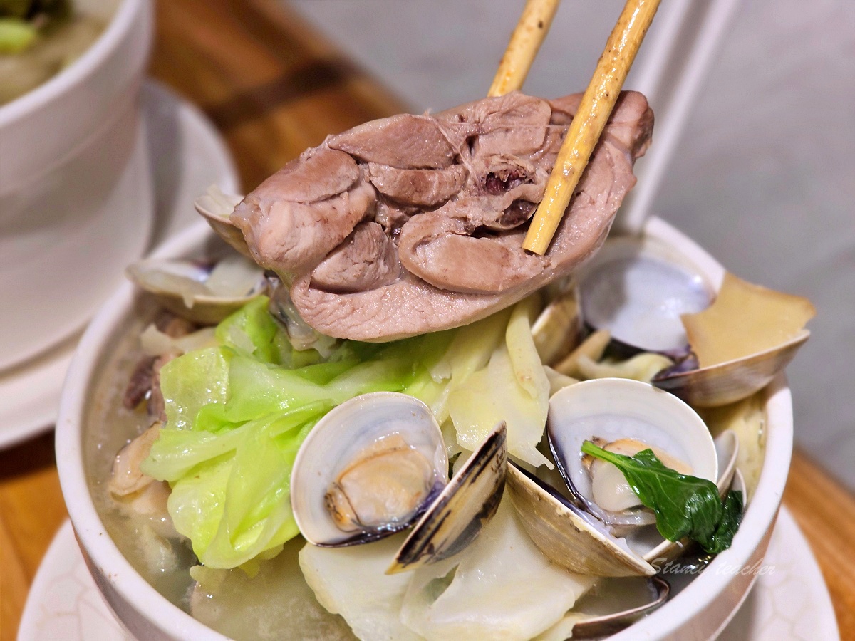 善導寺捷運美食「雙月青島店」全新開幕，米其林必雞湯必喝富士吻仔山拌飯滿滿DHA超讚