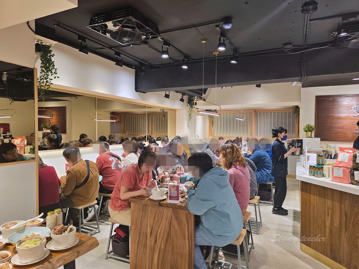 善導寺捷運美食「雙月青島店」全新開幕,米其林必雞湯必喝富士吻仔山拌飯滿滿DHA超讚 善導寺捷運美食「雙月青島店」全新開幕,米其林必雞湯必喝富士吻仔山拌飯滿滿DHA超讚
