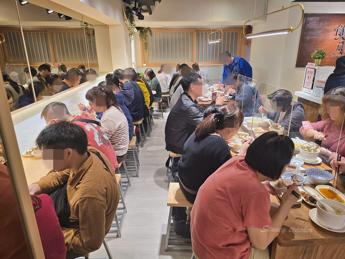 善導寺捷運美食「雙月青島店」全新開幕，米其林必雞湯必喝富士吻仔山拌飯滿滿DHA超讚