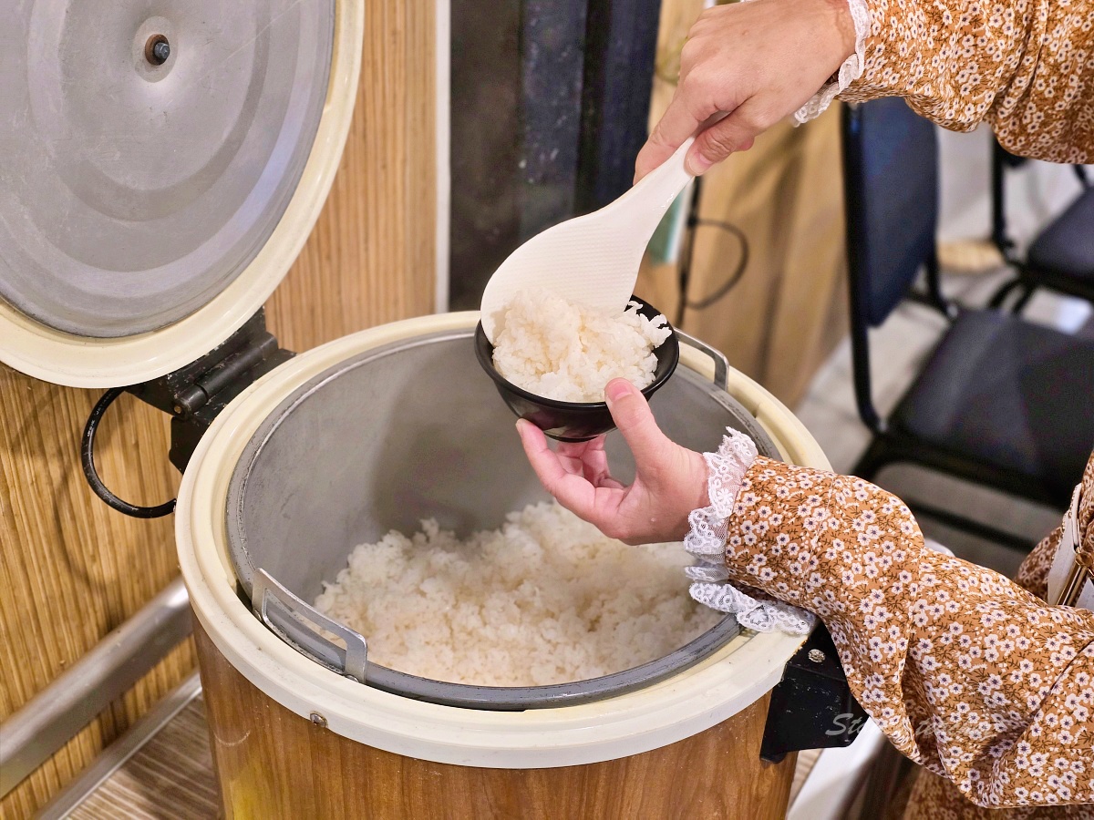 萬里古早風味甕仔雞|北海岸聚餐吃甕仔雞與海鮮合菜,套餐、停車與用餐心得 萬里古早風味甕仔雞|北海岸聚餐吃甕仔雞與海鮮合菜,套餐、停車與用餐心得