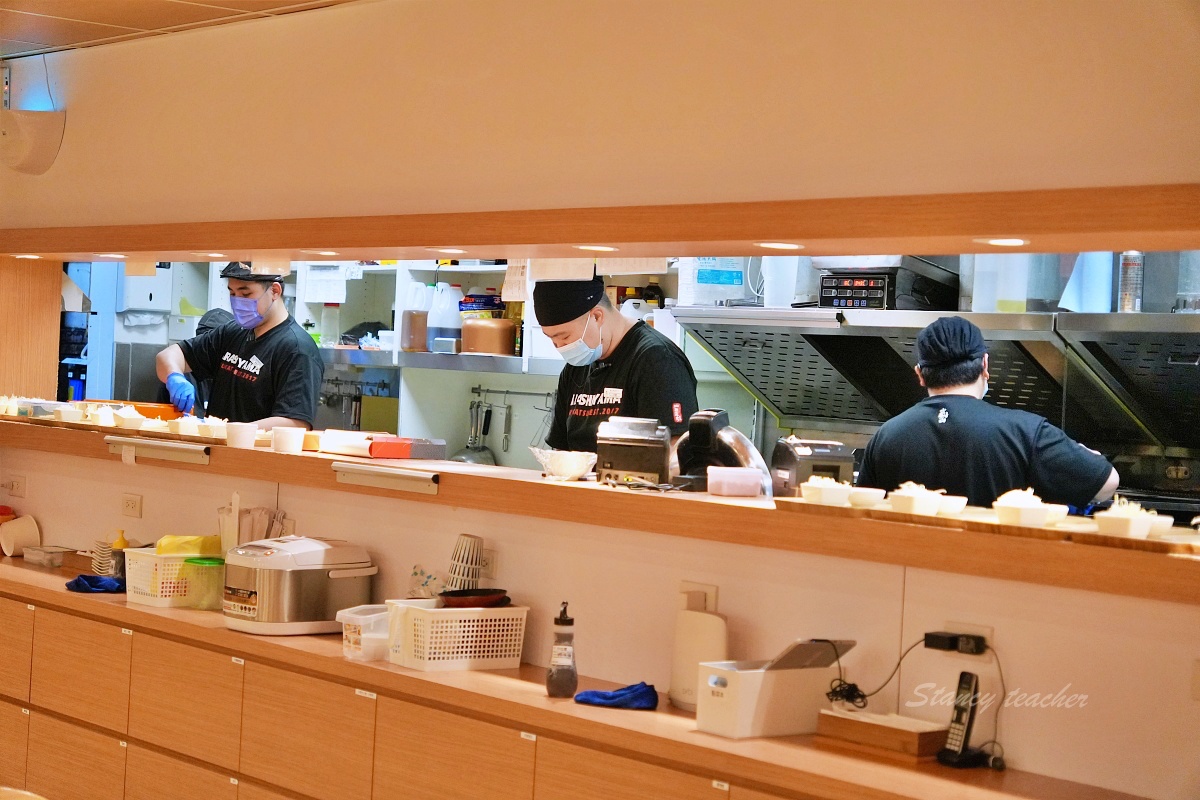 台中美食「嵐山炸牛排丼飯專賣店」炸牛排定食套餐草莓季繽紛甜點超幸福
