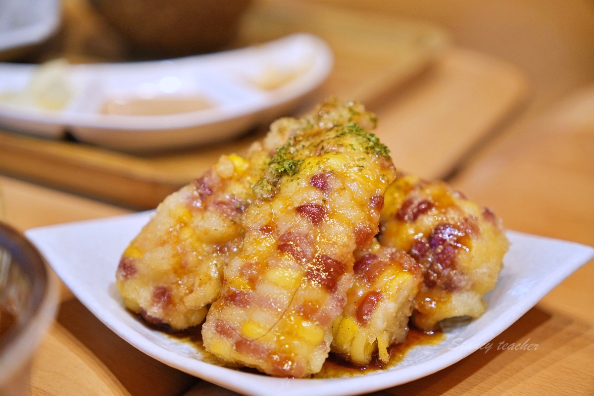 台中美食「嵐山炸牛排丼飯專賣店」炸牛排定食套餐草莓季繽紛甜點超幸福