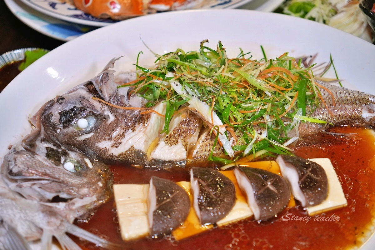 萬里古早風味甕仔雞｜北海岸聚餐吃甕仔雞與海鮮合菜，套餐、停車與用餐心得