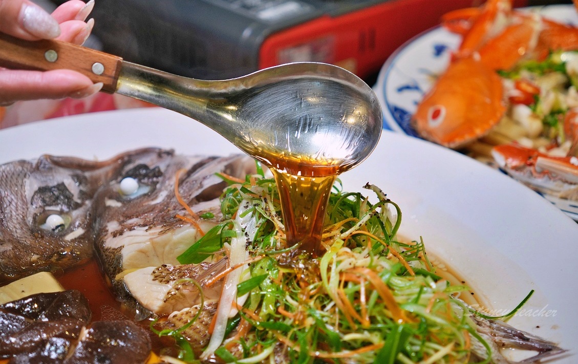 萬里古早風味甕仔雞｜北海岸聚餐吃甕仔雞與海鮮合菜，套餐、停車與用餐心得