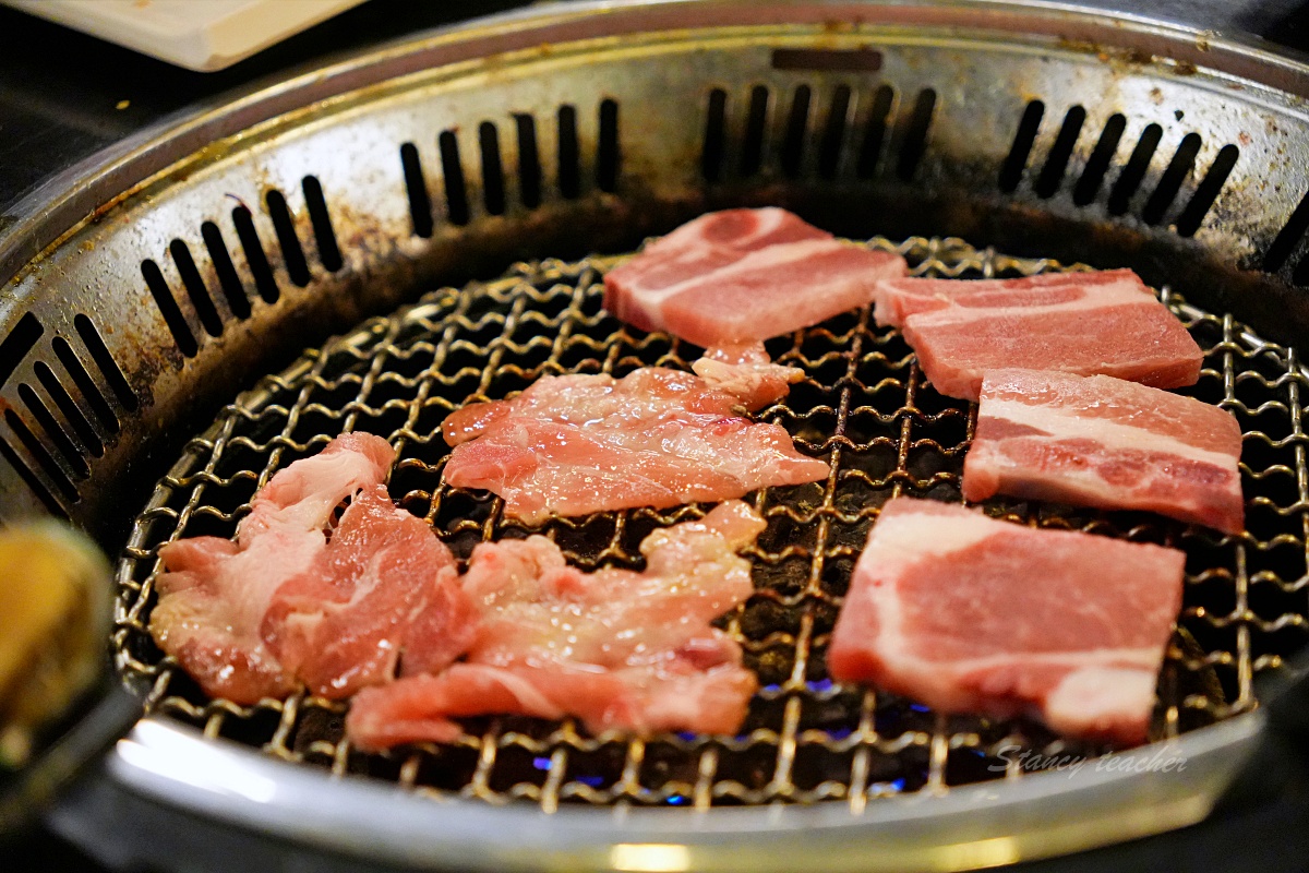桃園燒肉吃到飽「匠夯日式燒肉」全面評測120分鐘爽爽吃日本A5和牛專人剝蝦服務