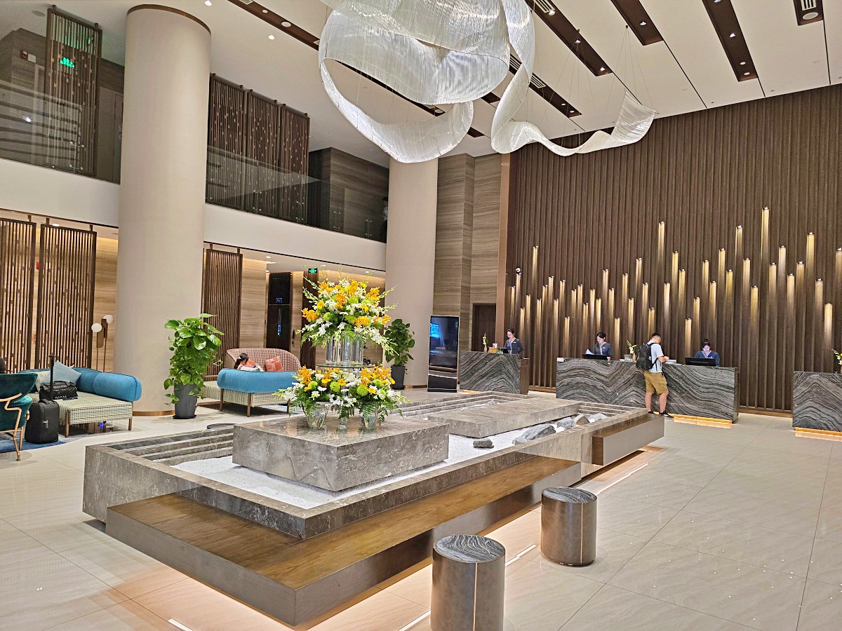 【越南峴港住宿】 Radisson Hotel Danang（峴港麗笙酒店）無邊際泳池、高樓海景SPA、早餐咖啡廳全攻略
