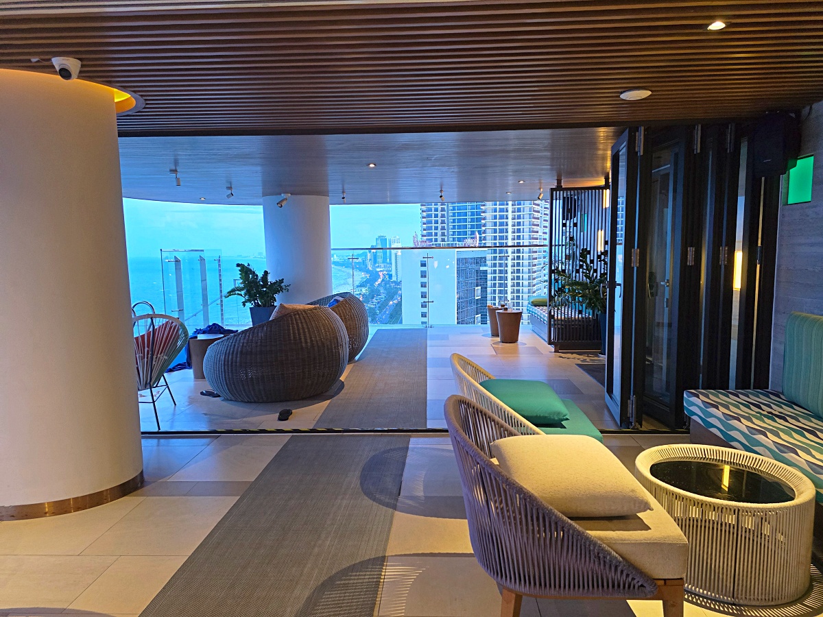 【越南峴港住宿】 Radisson Hotel Danang（峴港麗笙酒店）無邊際泳池、高樓海景SPA、早餐咖啡廳全攻略