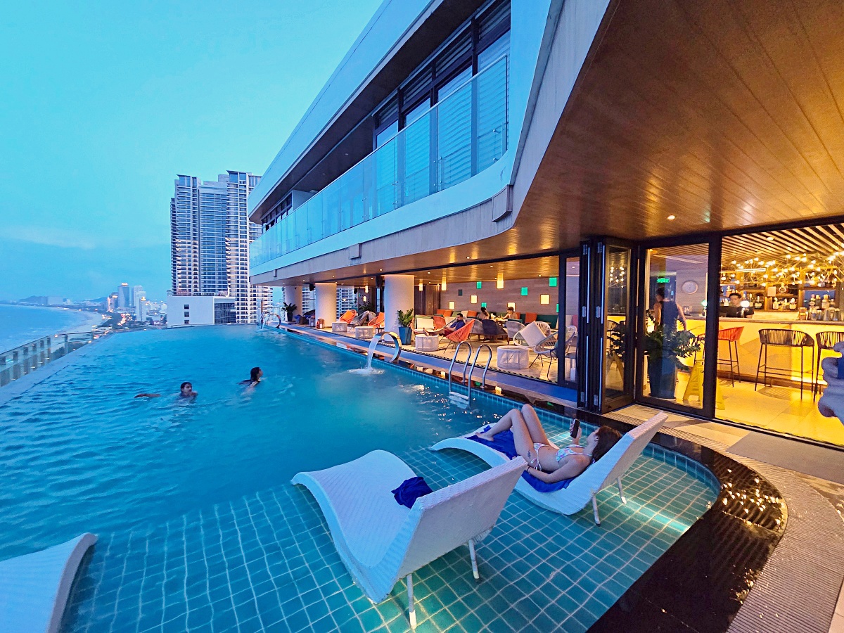 【越南峴港住宿】 Radisson Hotel Danang（峴港麗笙酒店）無邊際泳池、高樓海景SPA、早餐咖啡廳全攻略
