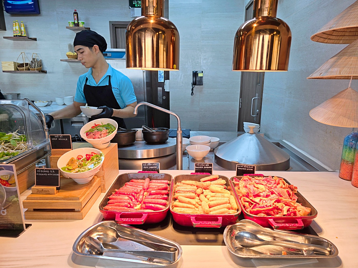【越南峴港住宿】 Radisson Hotel Danang（峴港麗笙酒店）無邊際泳池、高樓海景SPA、早餐咖啡廳全攻略