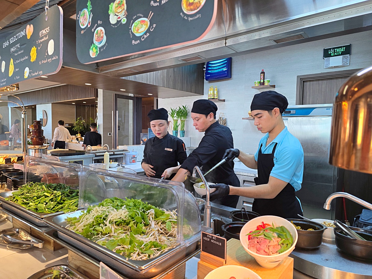 【越南峴港住宿】 Radisson Hotel Danang（峴港麗笙酒店）無邊際泳池、高樓海景SPA、早餐咖啡廳全攻略