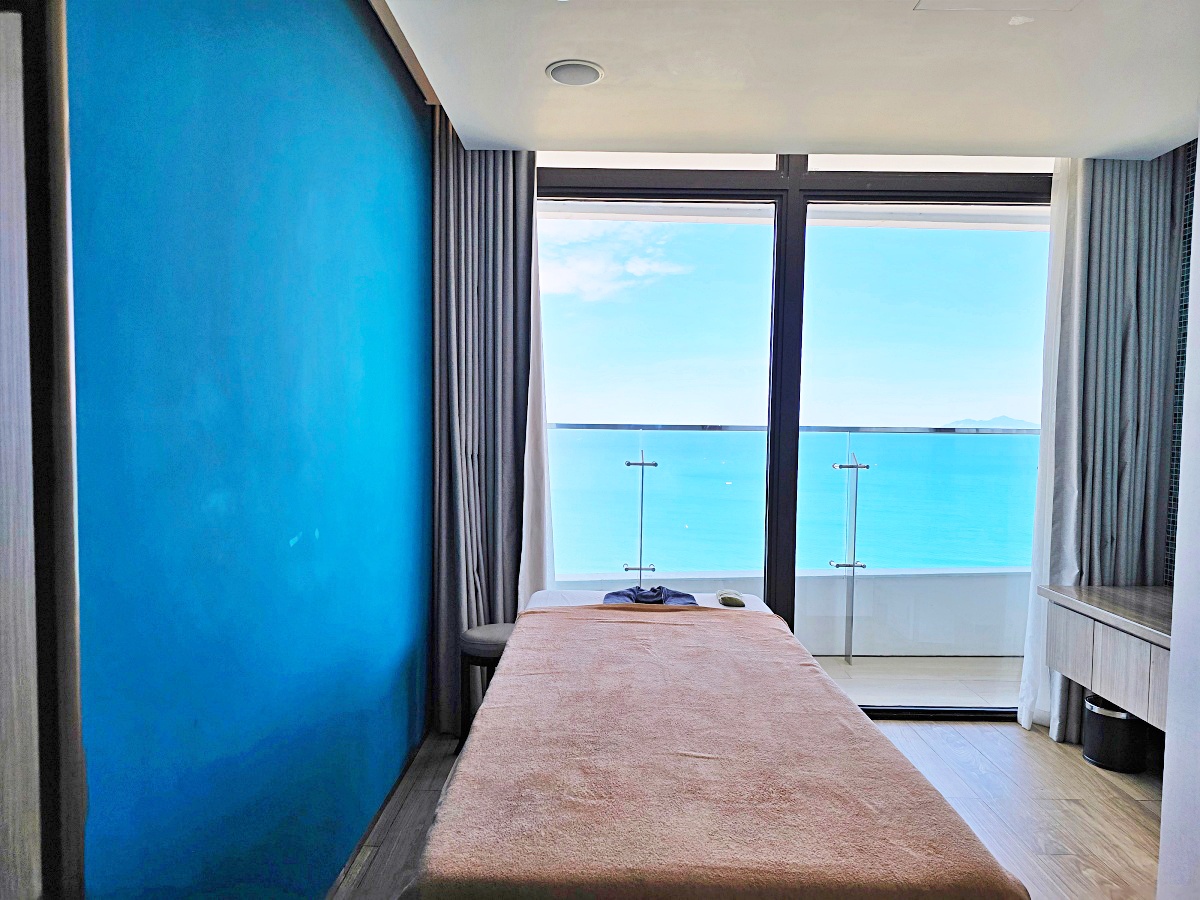 【越南峴港住宿】 Radisson Hotel Danang（峴港麗笙酒店）無邊際泳池、高樓海景SPA、早餐咖啡廳全攻略