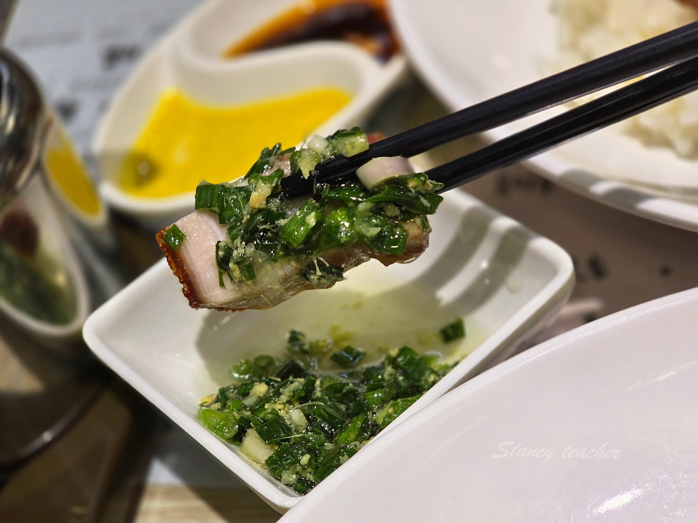 【尖沙咀美食推薦】 味軒燒鵝餐廳必吃乳豬燒鵝雙拼！交通位置、菜單分享