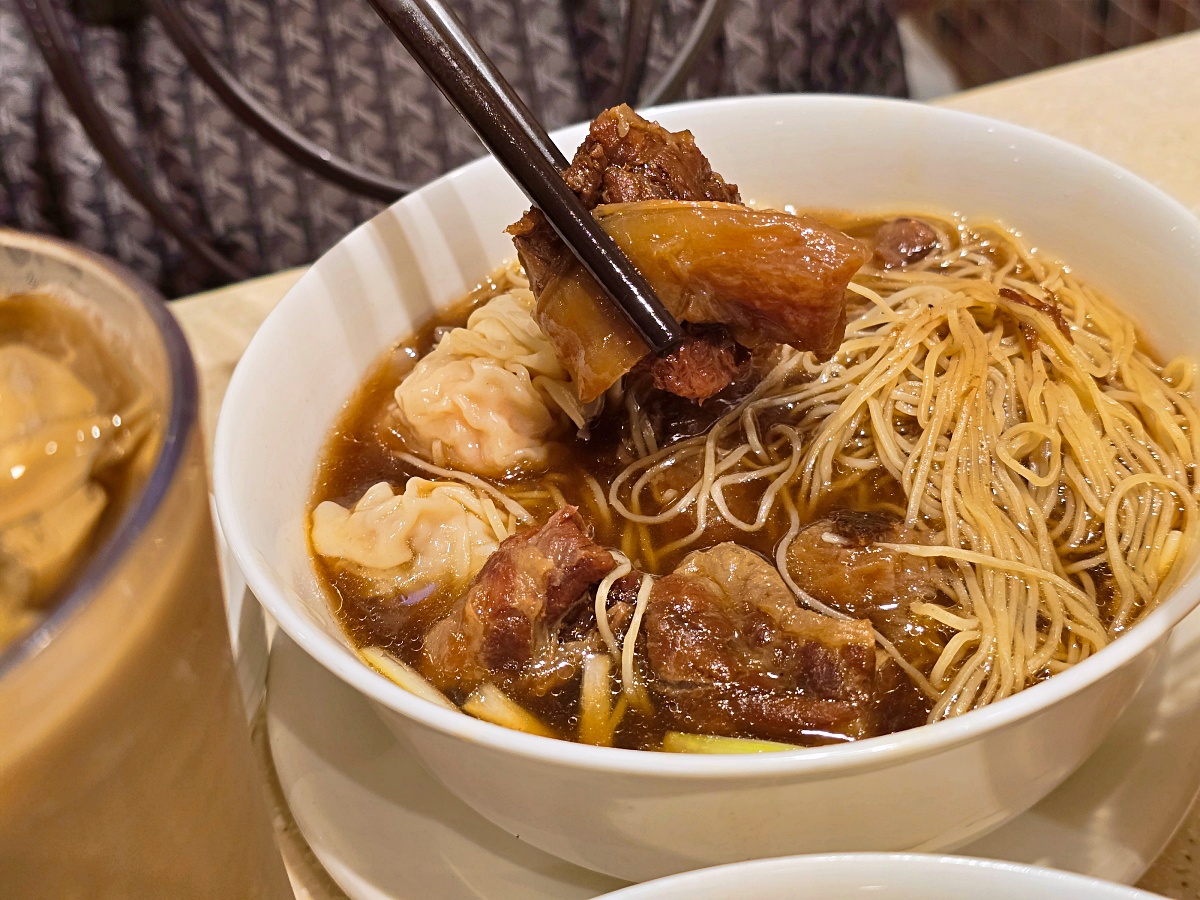 【尖沙咀美食推薦】池記尖沙咀店：招牌牛筋腩雲吞麵太銷魂！交通方式、菜單必吃一次看