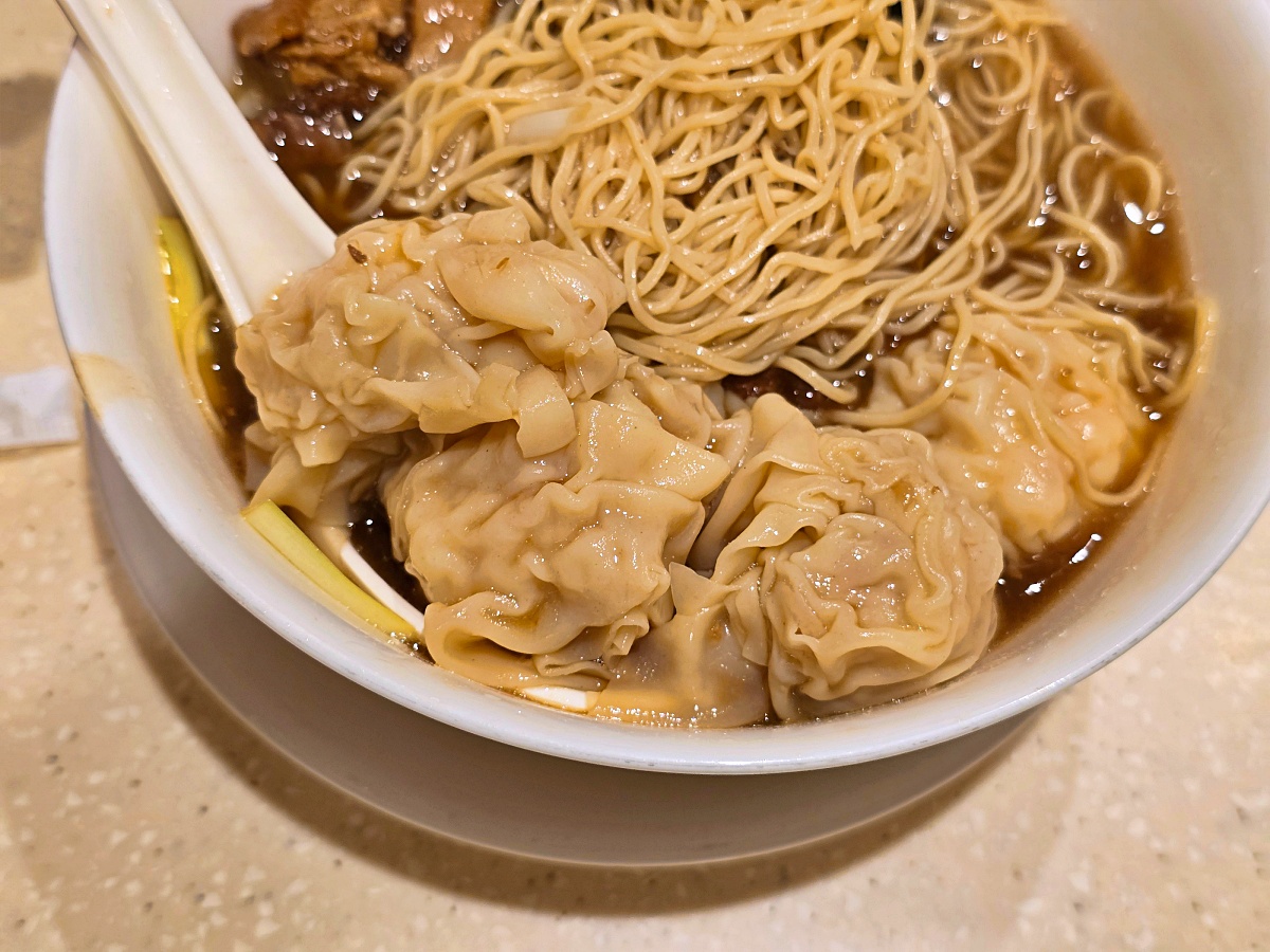 【尖沙咀美食推薦】池記尖沙咀店：招牌牛筋腩雲吞麵太銷魂！交通方式、菜單必吃一次看