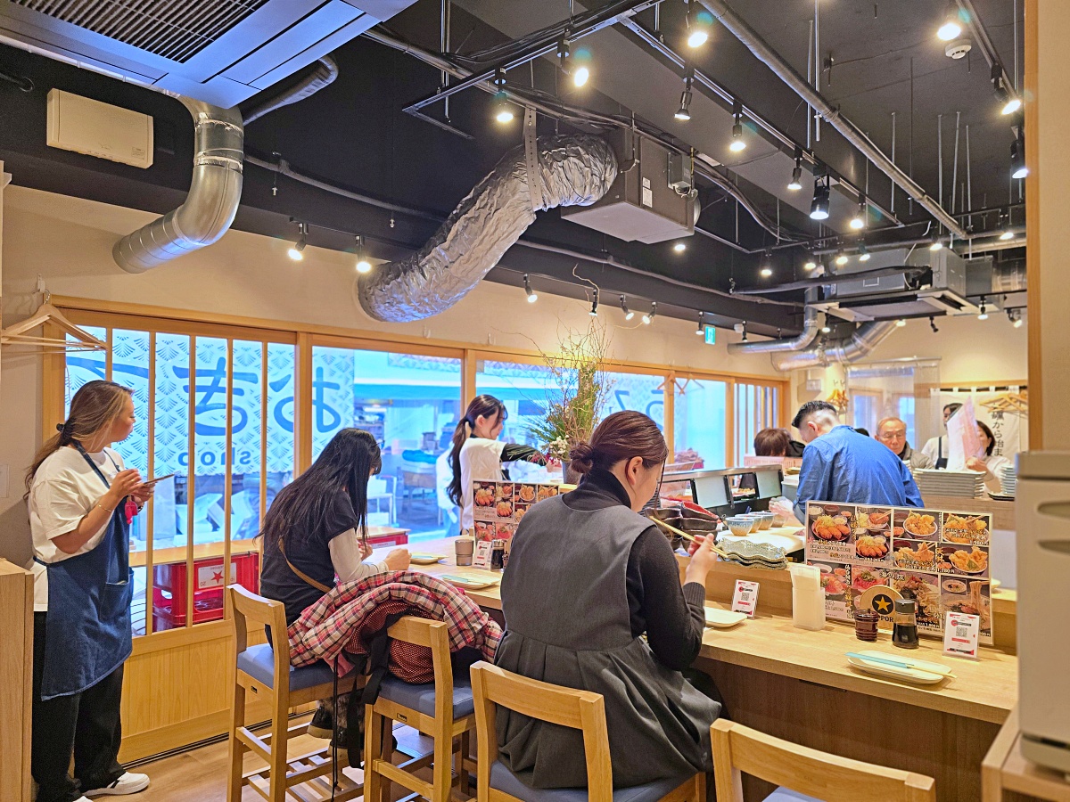 【仙台旅遊】仙台朝市必吃美食 「三陸牡蠣市場 Uminookite 」仙台朝市總店 牡蠣拉麵超香濃
