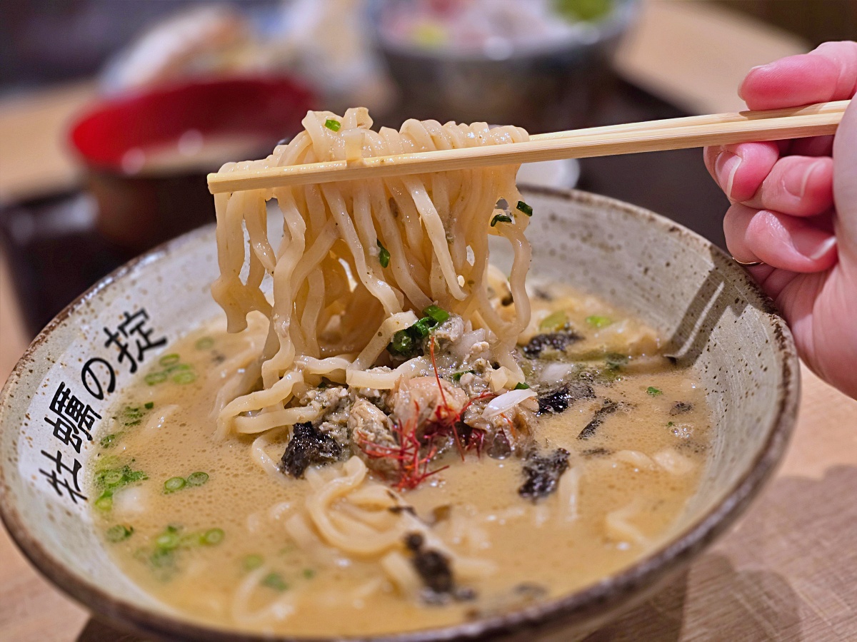 【仙台旅遊】仙台朝市必吃美食 「三陸牡蠣市場 Uminookite 」仙台朝市總店 牡蠣拉麵超香濃
