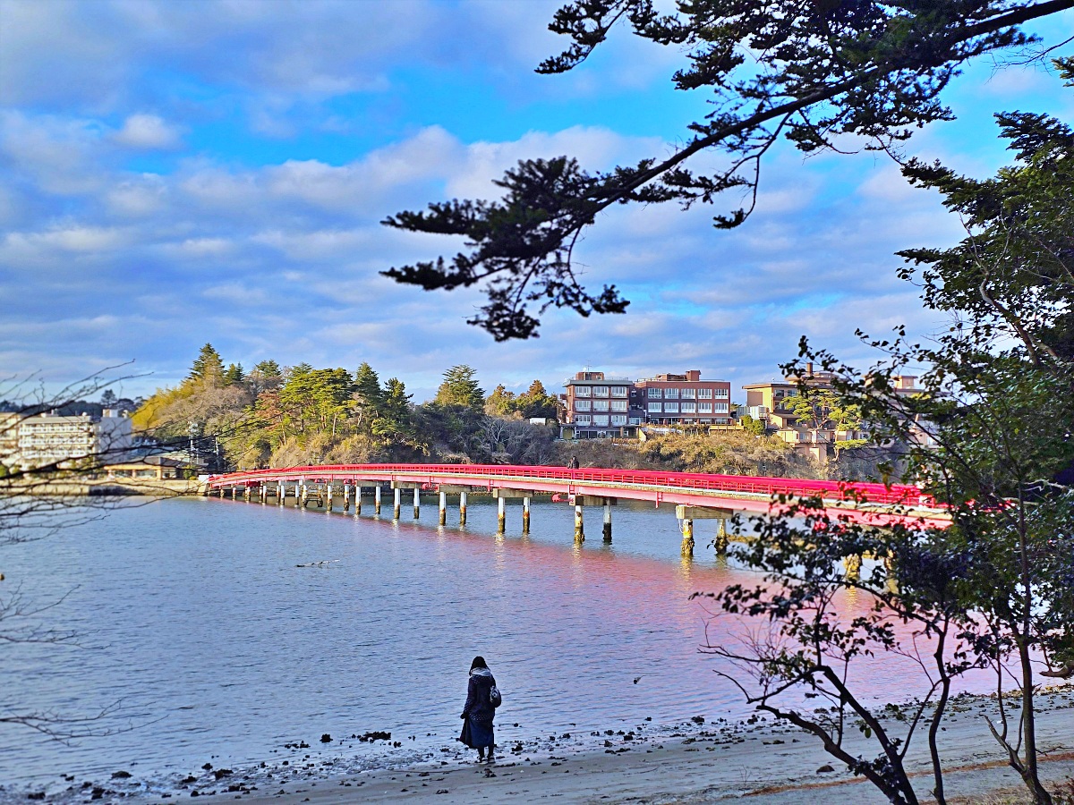 松島一日遊攻略｜宮城景點推薦：搭船遊松島灣、蒲鉾DIY、福浦橋、瑞巖寺、必吃海鮮與伴手禮推薦