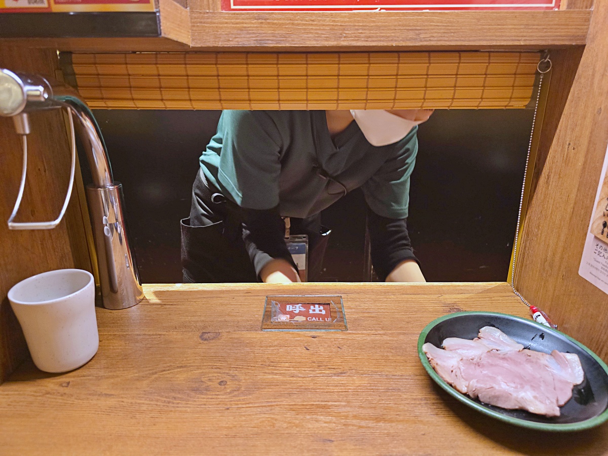 【仙台美食推薦】仙台一蘭拉麵店家全攻略：排隊流程、伴手禮、座位介紹一次看