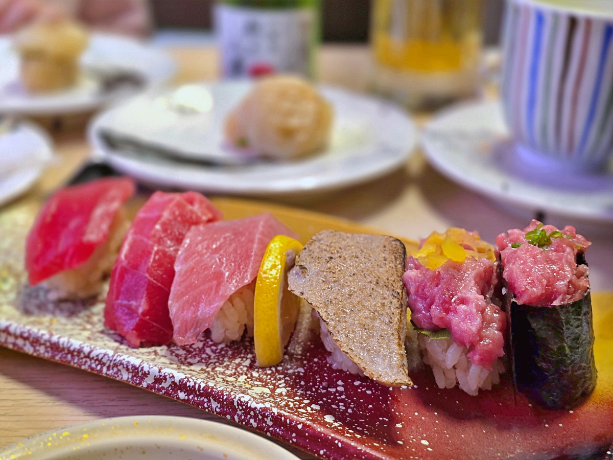 【仙台旅遊美食】仙台迴轉壽司仙台一番町超人氣！三崎迴轉壽司仙台Clis Road店：酒粕紅醋飯的極致壽司饗宴 @Stancy Teacher 美味異想世界