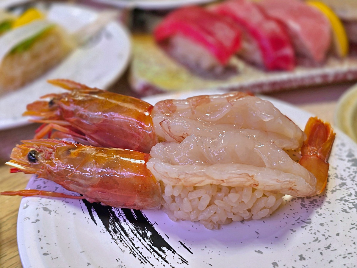 【仙台旅遊美食】仙台迴轉壽司仙台一番町超人氣!三崎迴轉壽司仙台Clis Road店:酒粕紅醋飯的極致壽司饗宴 【仙台旅遊美食】仙台迴轉壽司仙台一番町超人氣!三崎迴轉壽司仙台Clis Road店:酒粕紅醋飯的極致壽司饗宴