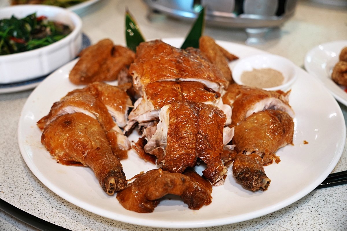 【淡水合菜推薦】三空泉農場：脆皮雞必點淡水人私藏森林系餐廳