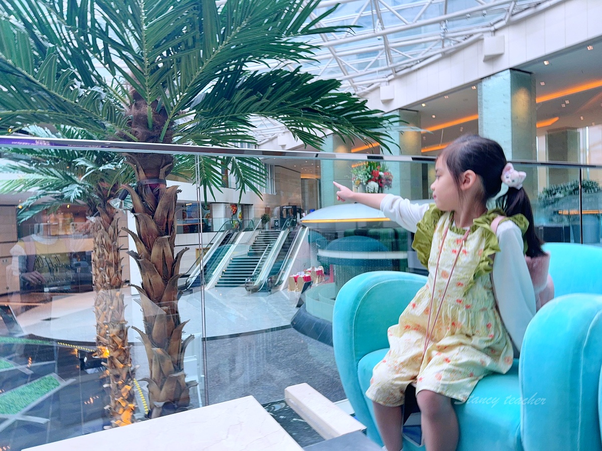 【香港機場住宿推薦】富豪機場酒店 Regal Airport Hotel：機場步行直達、迪士尼專車接送、房型舒適又齊全！ @Stancy Teacher 美味異想世界