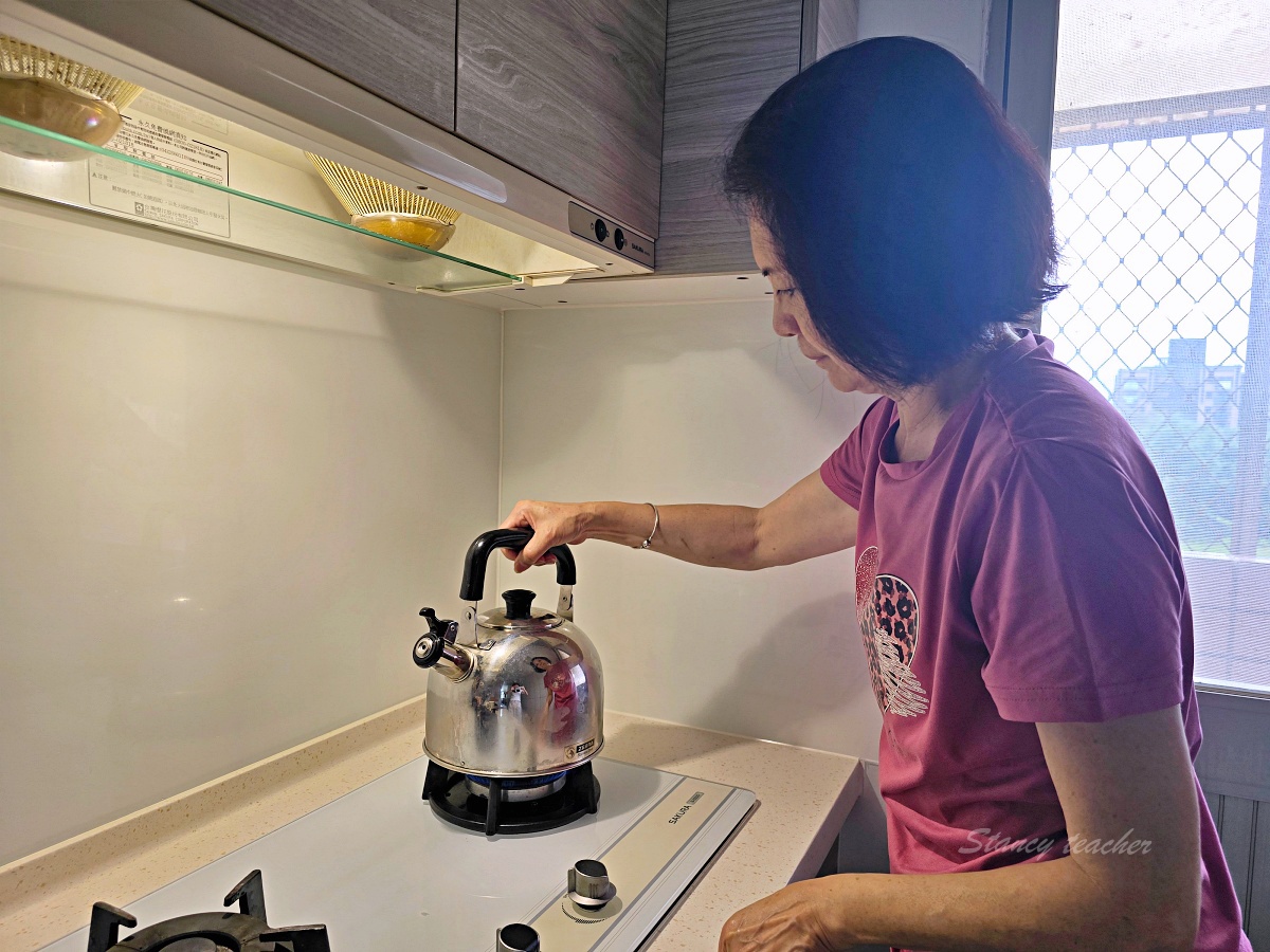 Honeywell 太空人五道淨化RO濾淨瞬熱飲水機開箱：太空級淨水3秒瞬熱，我家飲水新 革命！