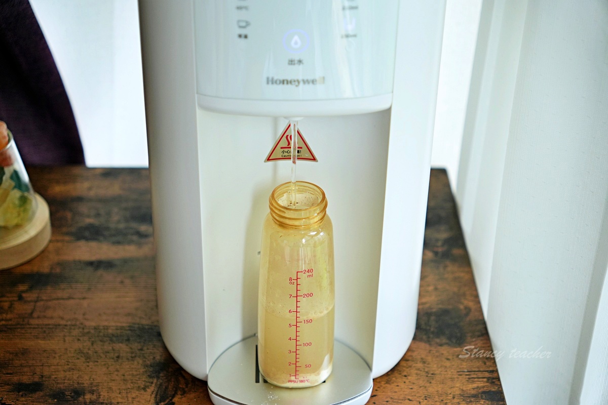 Honeywell 太空人五道淨化RO濾淨瞬熱飲水機開箱：太空級淨水3秒瞬熱，我家飲水新 革命！