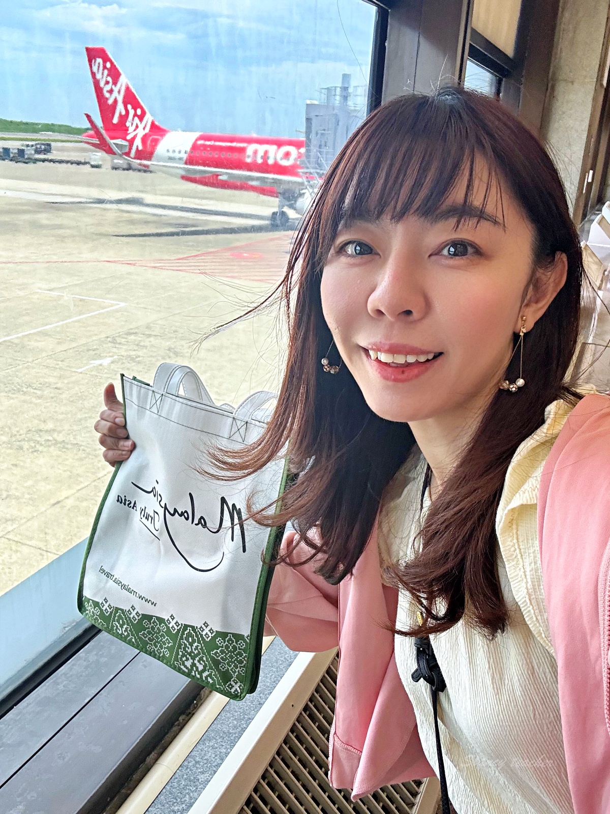 AirAsia AK1511 / AK1510 亞航直飛沙巴亞庇搭乘開箱｜台灣出發唯一直飛航班，來回都必喝生椰拿鐵！