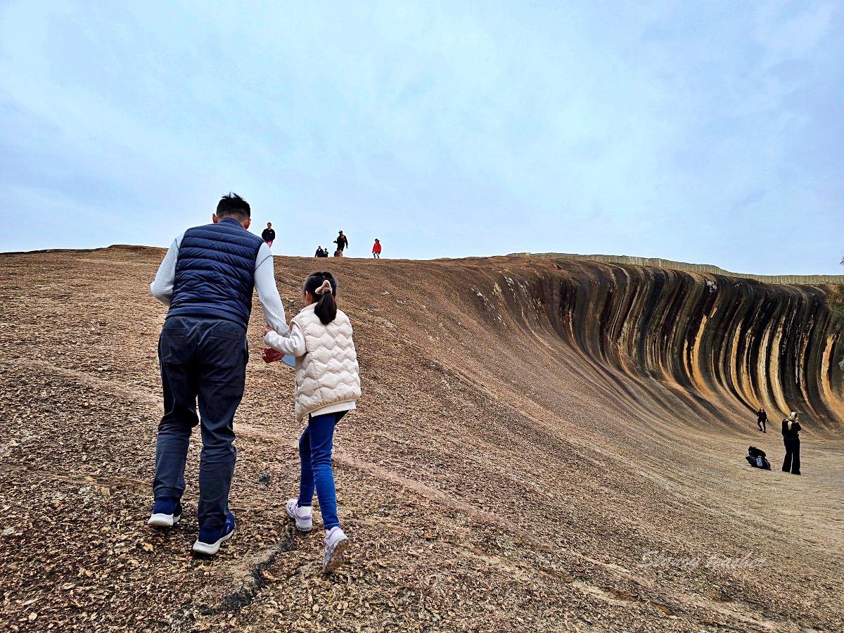 西澳波浪岩 Wave Rock 一日遊｜珀斯出發、約克小鎮、原民洞穴與親子行程取捨