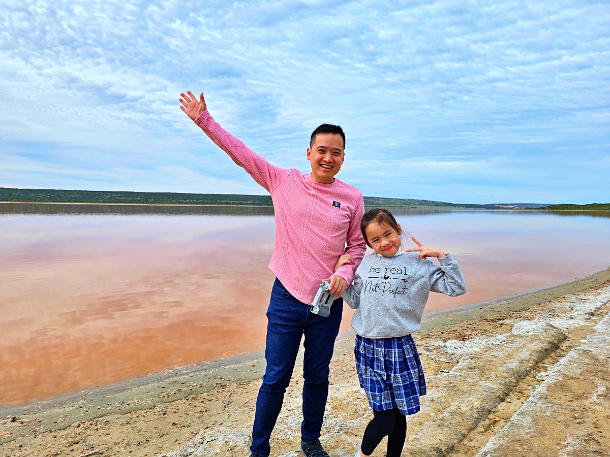 西澳粉紅湖 Hutt Lagoon 攻略｜月份顏色、珀斯自駕路線、拍照點與親子提醒