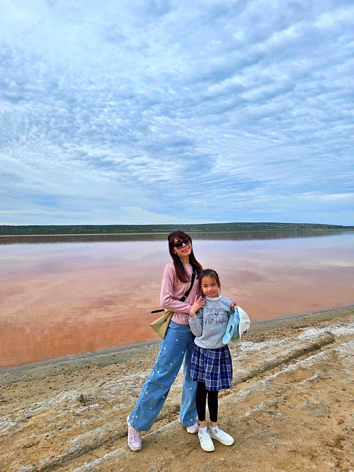 西澳粉紅湖 Hutt Lagoon 攻略｜月份顏色、珀斯自駕路線、拍照點與親子提醒