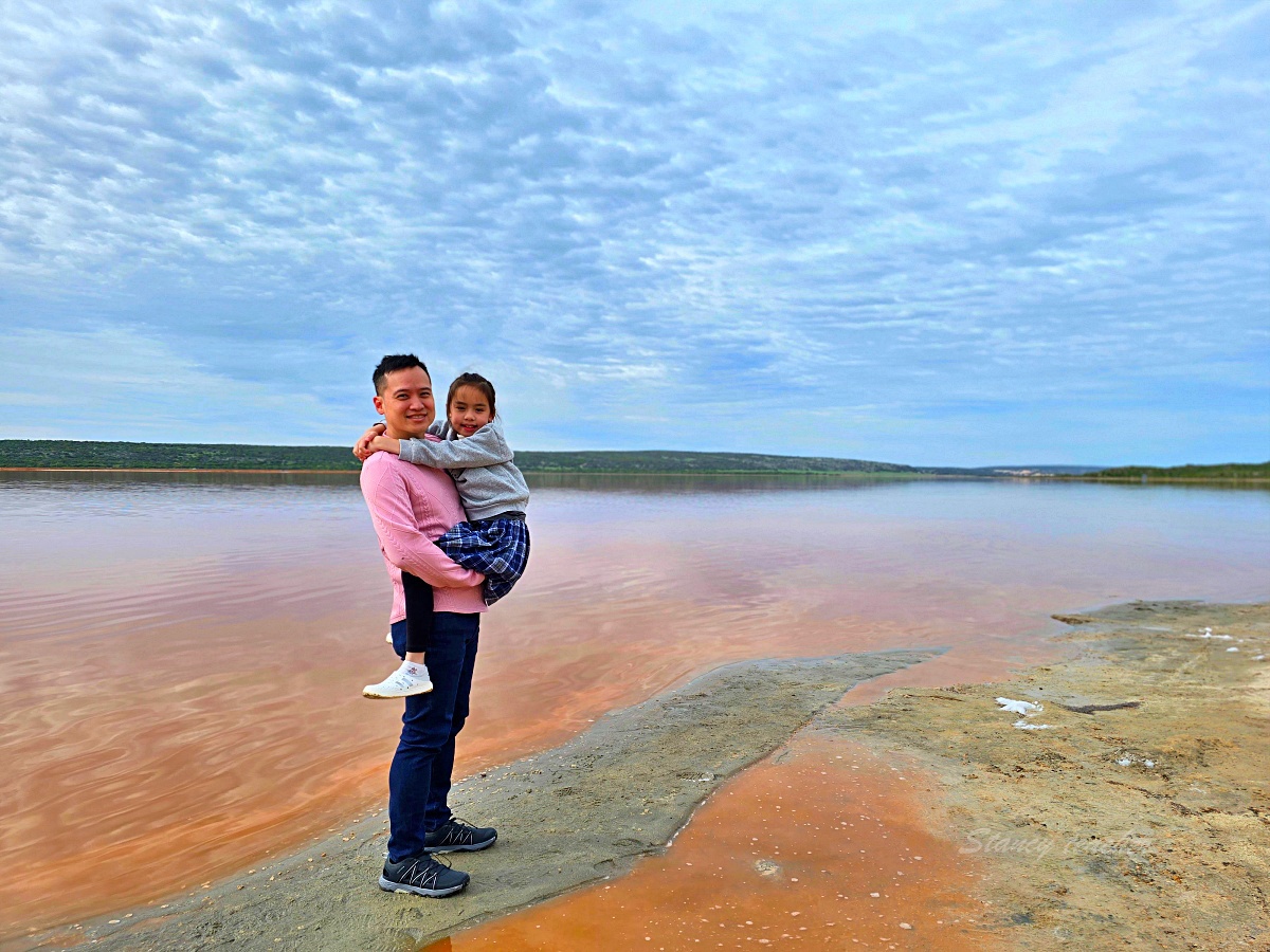西澳粉紅湖 Hutt Lagoon 攻略｜月份顏色、珀斯自駕路線、拍照點與親子提醒