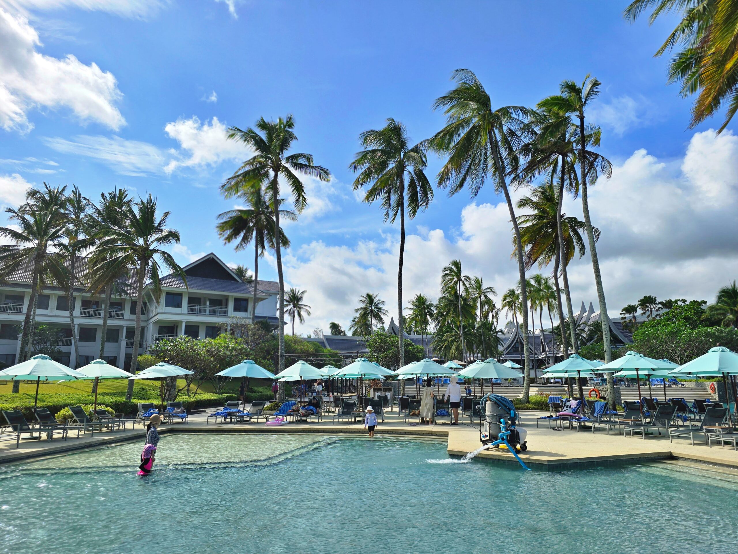 【普吉島海景飯店推薦】SAii Laguna Phuket 塞伊普吉拉古娜度假酒店開箱｜私人海灘、泳池、早餐、房型