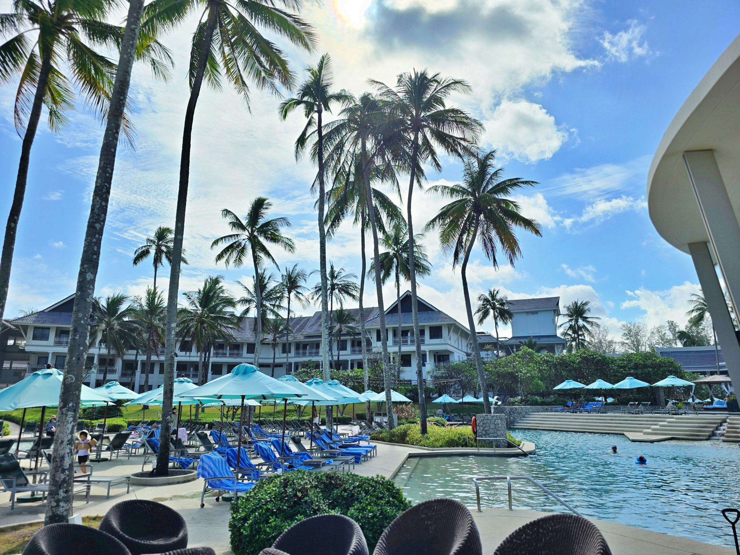 【普吉島海景飯店推薦】SAii Laguna Phuket 塞伊普吉拉古娜度假酒店開箱｜私人海灘、泳池、早餐、房型
