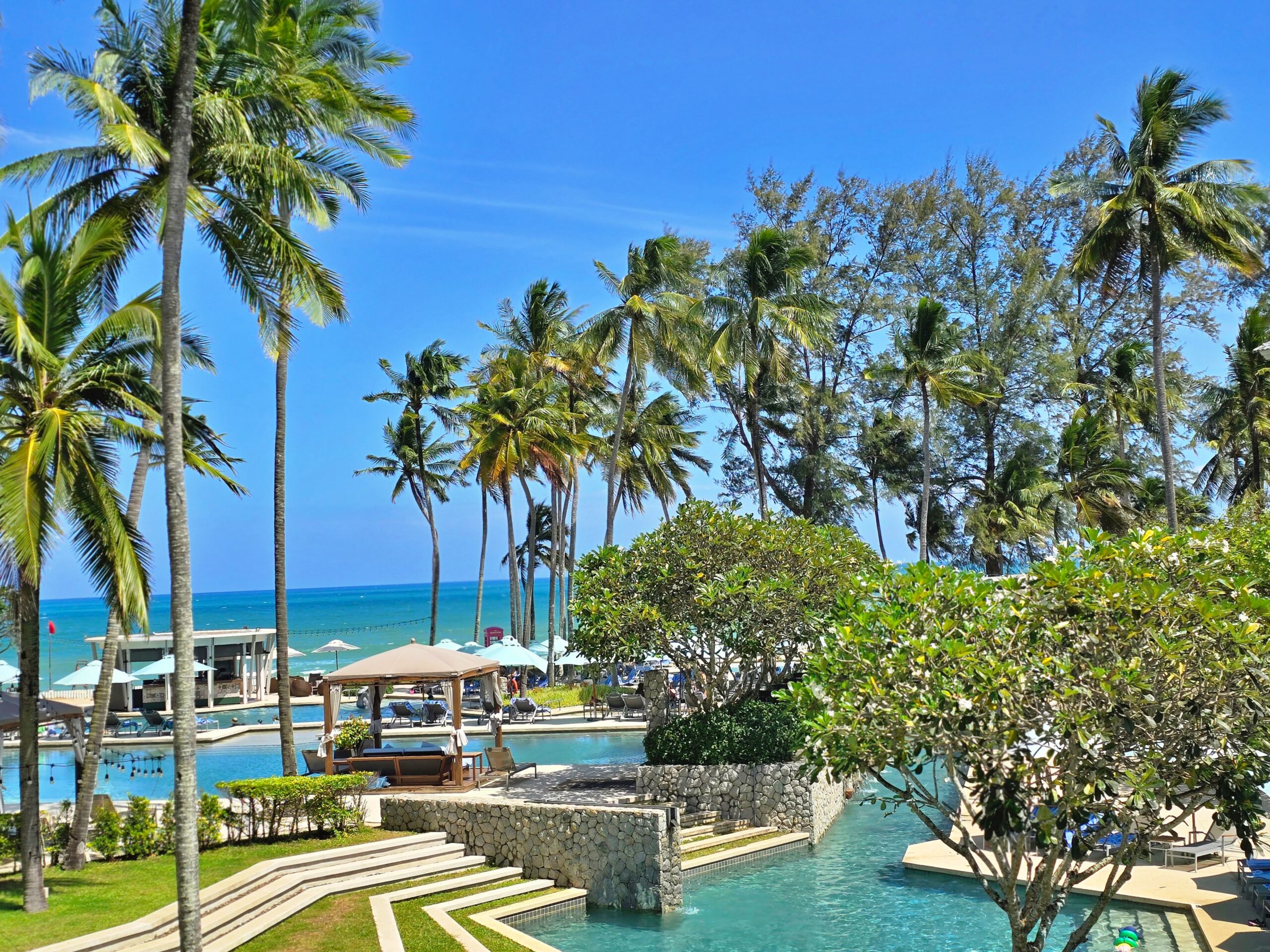 【普吉島海景飯店推薦】SAii Laguna Phuket 塞伊普吉拉古娜度假酒店開箱｜私人海灘、泳池、早餐、房型
