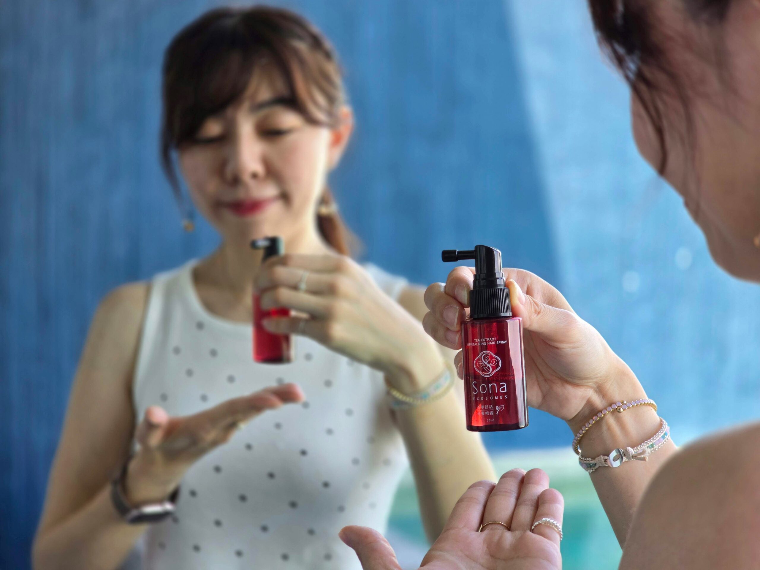 Sona外泌體-茶萃舒活泌髮噴霧｜小瓶好攜帶、清新茶香，日常到旅行都能用