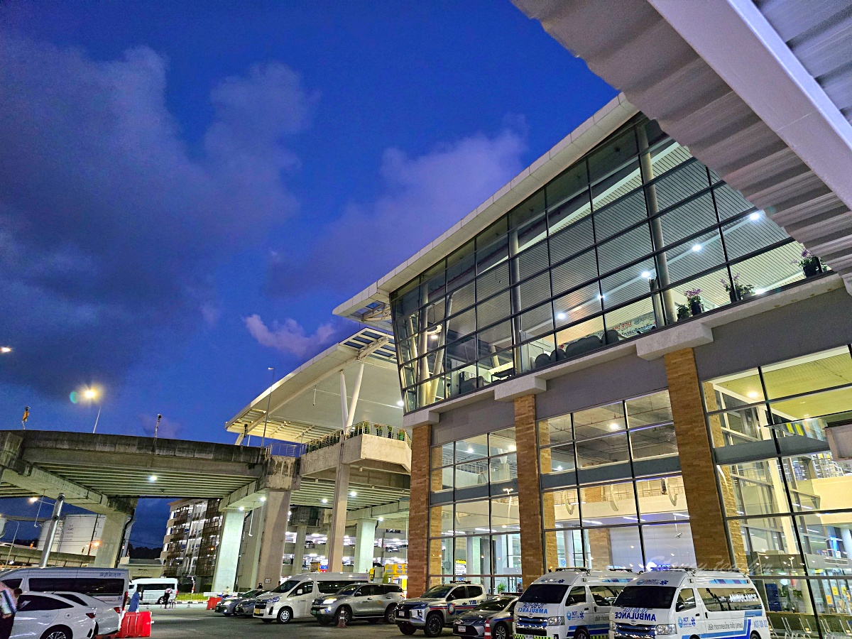【普吉島景觀餐廳推薦】「自然廚房機場店（Natural Restaurant Airport）」普吉機場附近最方便的泰式餐廳推薦