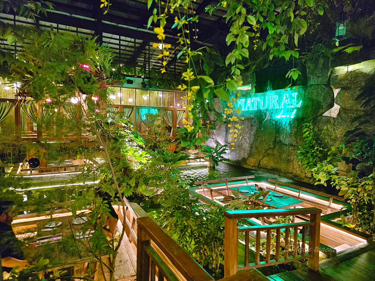 【普吉島景觀餐廳推薦】「自然廚房機場店（Natural Restaurant Airport）」普吉機場附近最方便的泰式餐廳推薦