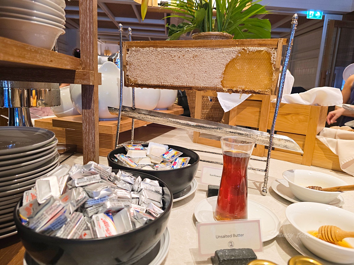 【普吉島海景飯店推薦】SAii Laguna Phuket 塞伊普吉拉古娜度假酒店開箱｜私人海灘、泳池、早餐、房型