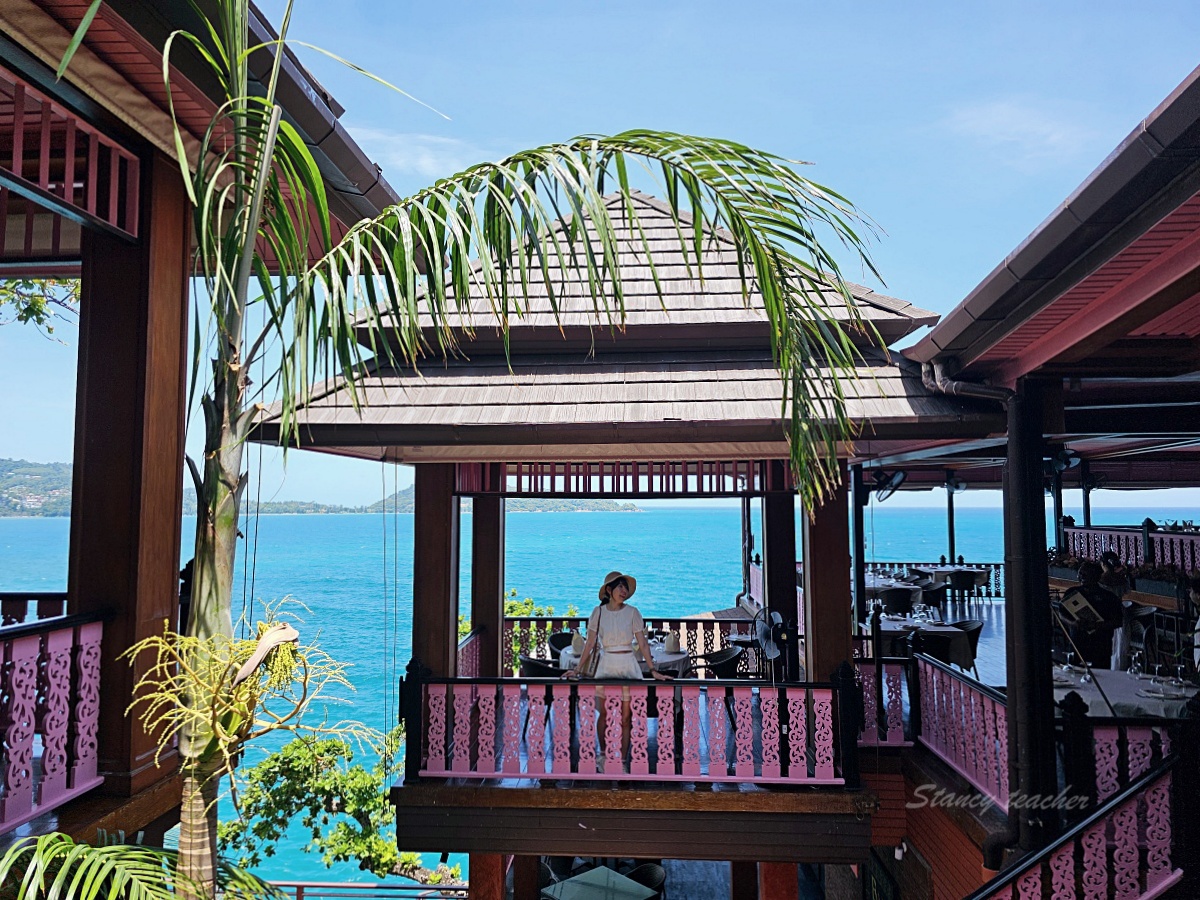 【普吉島景觀餐廳推薦】Baan Rimpa 海景泰式餐廳｜坐看日落吃泰菜，浪漫指數爆表的網美級景觀餐廳！