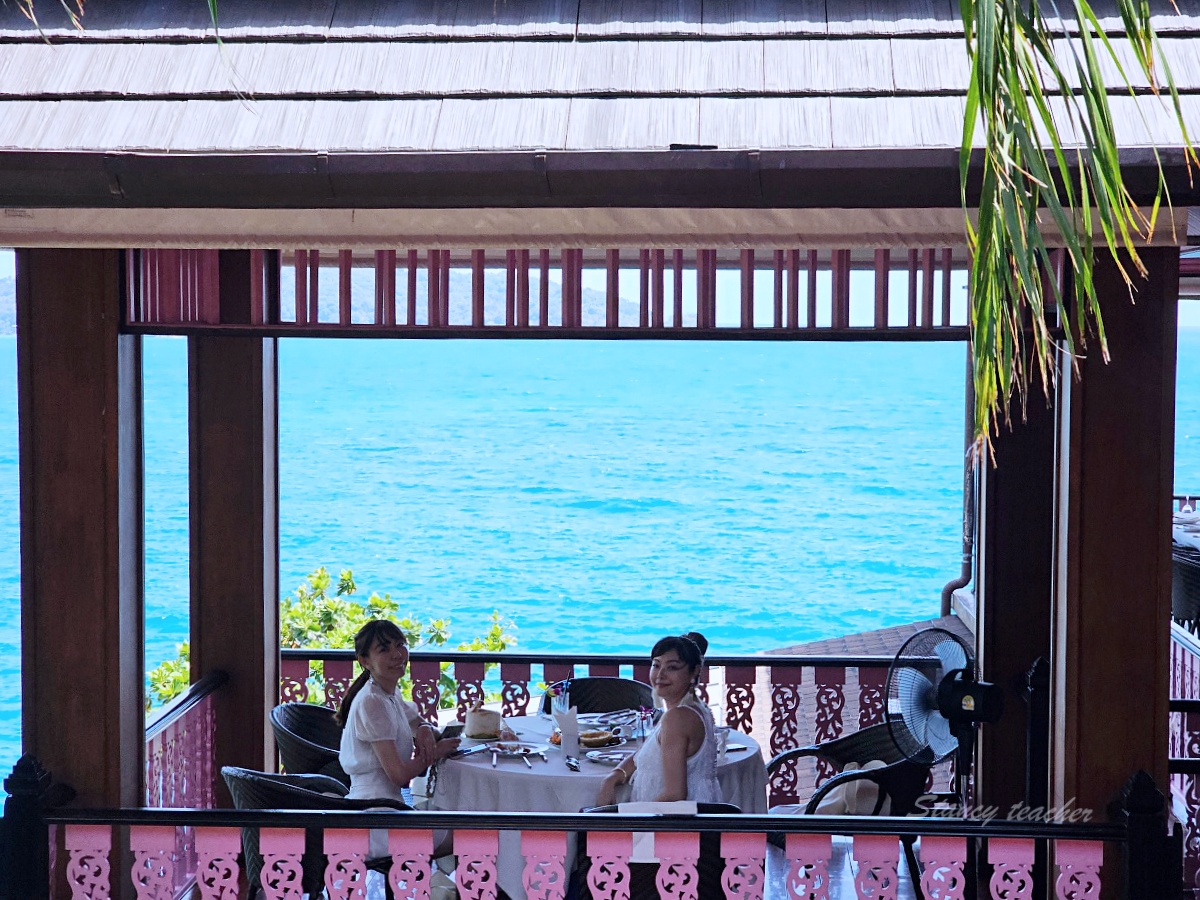 【普吉島景觀餐廳推薦】Baan Rimpa 海景泰式餐廳|坐看日落吃泰菜,浪漫指數爆表的網美級景觀餐廳! 【普吉島景觀餐廳推薦】Baan Rimpa 海景泰式餐廳|坐看日落吃泰菜,浪漫指數爆表的網美級景觀餐廳!