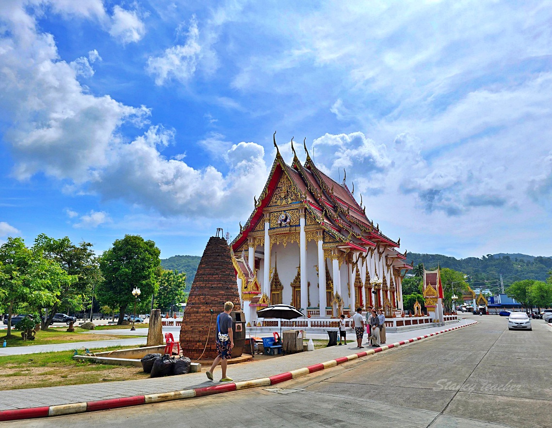 【普吉島查龍寺 Wat Chalong】最靈驗的泰國南部佛寺，一次看建築、祈福與順遊大佛攻略