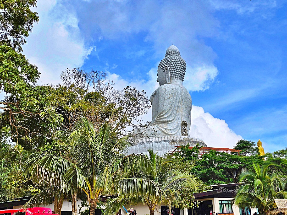 【普吉島查龍寺 Wat Chalong】最靈驗的泰國南部佛寺，一次看建築、祈福與順遊大佛攻略