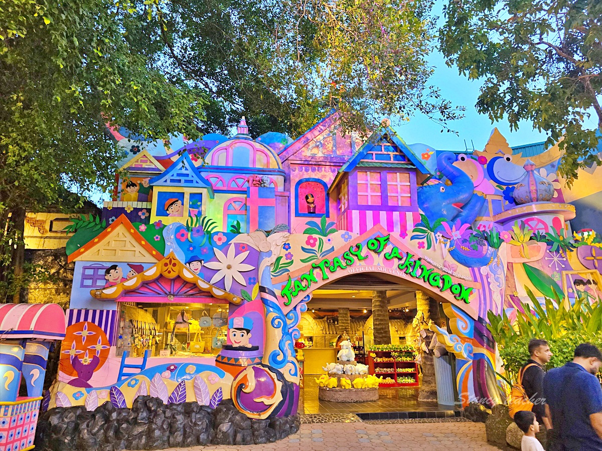 【普吉島親子景點推薦】普吉島幻多奇樂園 Phuket FantaSea｜豪華自助餐、泰服專業棚拍、精彩夜間表演一次收錄！